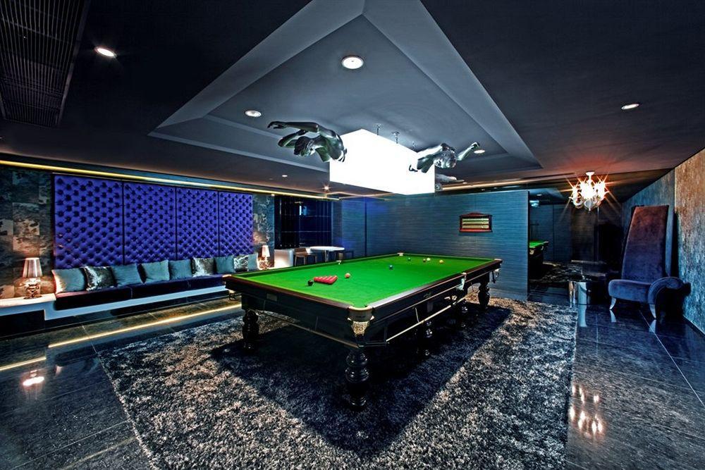 Nina Hotel Tsuen Wan West Хонконг Екстериор снимка The Billiard Room
