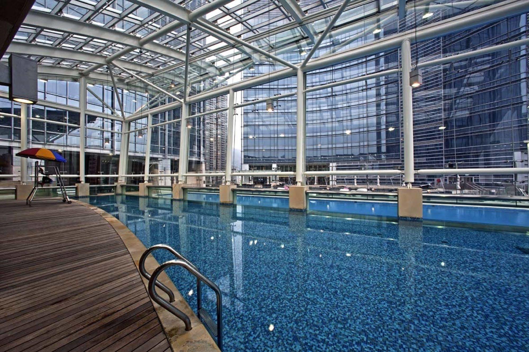 Nina Hotel Tsuen Wan West Хонконг Екстериор снимка The swimming pool
